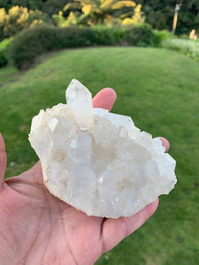 Quarts natural raw rough point cluster