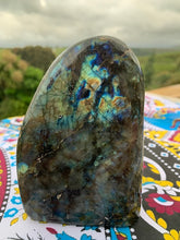 Load image into Gallery viewer, 700g Labradorite freeform