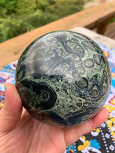 Load image into Gallery viewer, 2.75kg Kambaba Jasper SPhere and stand